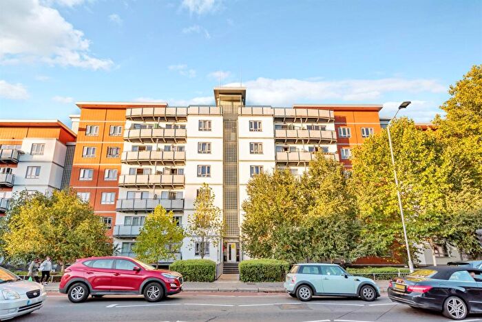 2 Bedroom Apartment To Rent In Crossway Point, Norwood Road, Reading, RG1