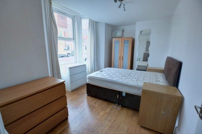 2 Bedroom Flat To Rent In Newlands Road, High West Jesmond, Newcastle Upon Tyne, NE2