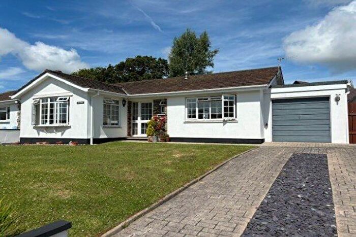 3 Bedroom Bungalow To Rent In Portheast Way, Gorran Haven, PL26