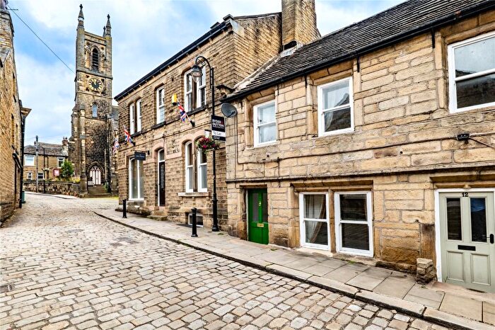 3 Bedroom Terraced House For Sale In Church Street, Honley, Holmfirth, HD9