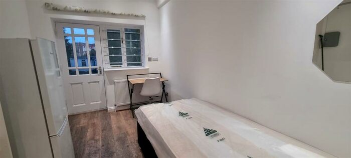 Studio To Rent In Great Cambridge Road, Tottenham, N17