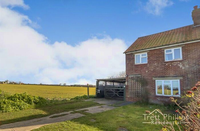 2 Bedroom Semi-Detached House For Sale In West End Terrace, Sea Palling, NR12