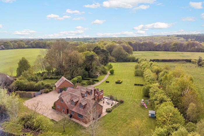 4 Bedroom Detached House For Sale In Rotherfield Greys, Henley-On-Thames, RG9