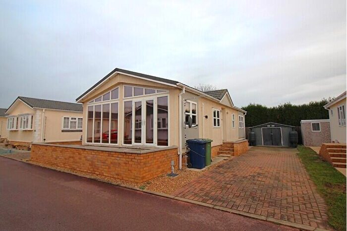 2 Bedroom Park Home For Sale In Mandalay Park, Whittlesey, Cambs, PE7