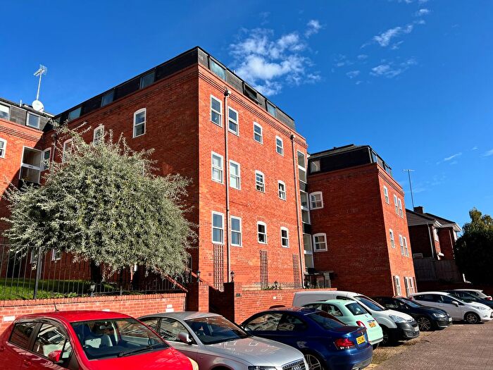 2 Bedroom Flat For Sale In Kenilworth Hall, Bridge Street, Kenilworth, CV8