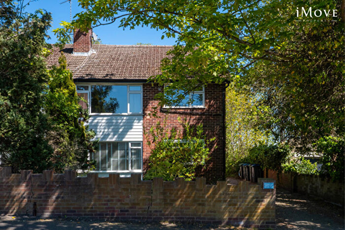 2 Bedroom Flat For Sale In Sylvan Road, London, SE19