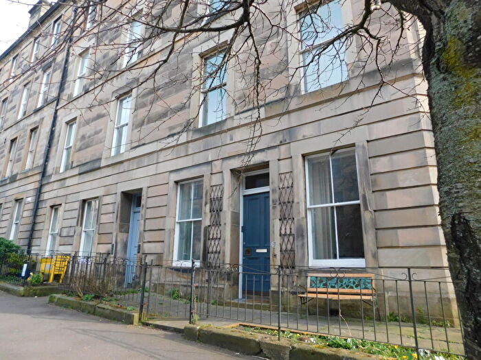 3 Bedroom Flat To Rent In , Lutton Place, Edinburgh, EH8