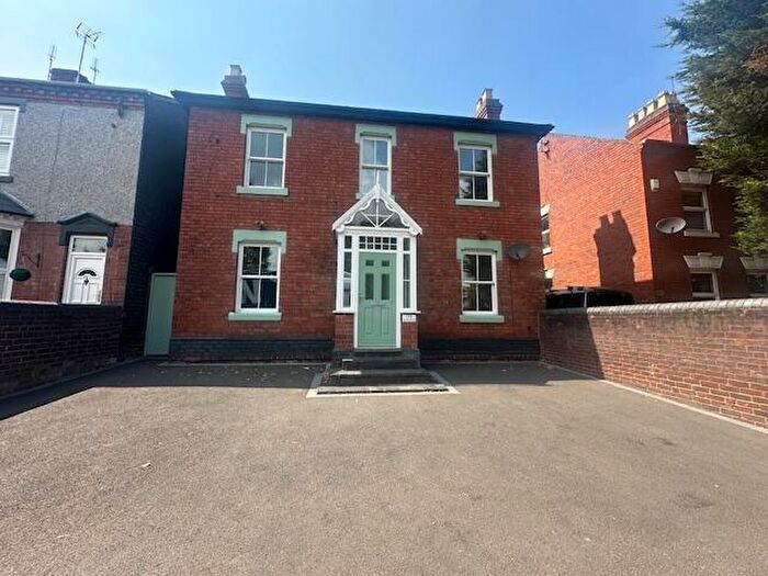 4 Bedroom House To Rent In Chester Road North, Kidderminster, DY10