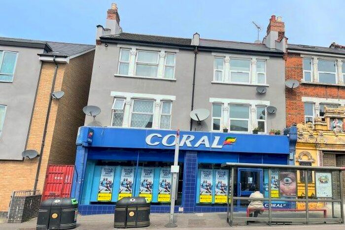 2 Bedroom Flat To Rent In Forest Road, London, E17