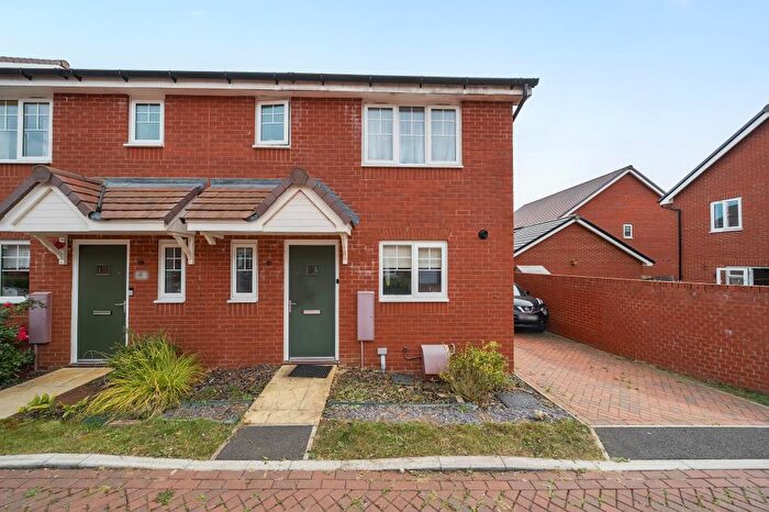 3 Bedroom Semi-Detached House For Sale In Blackthorn Row, Faringdon, SN7