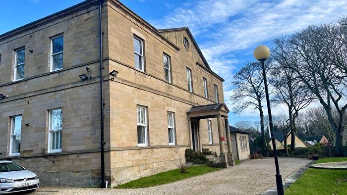 3 Bedroom Flat To Rent In Usworth Hall, Washington, NE37