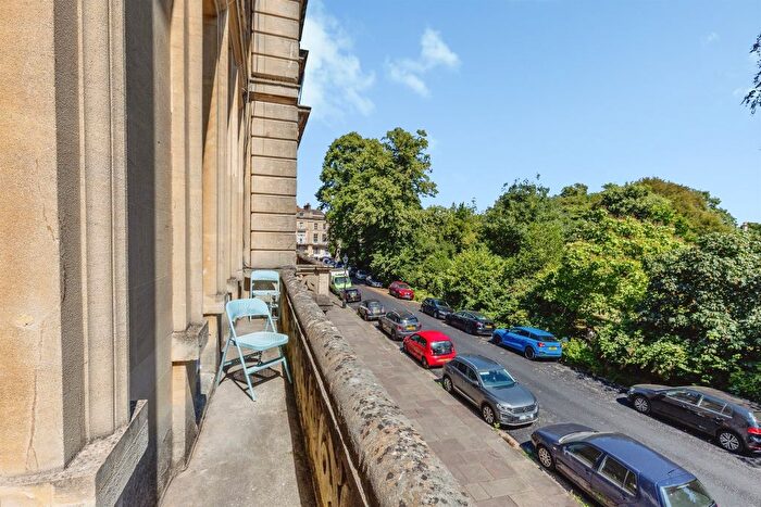 2 Bedroom Flat For Sale In Victoria Square, Clifton, Bristol, BS8