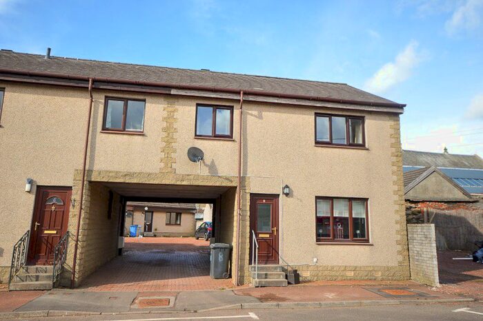 2 Bedroom Flat To Rent In Queen Street, Stonehouse, South Lanarkshire, ML9