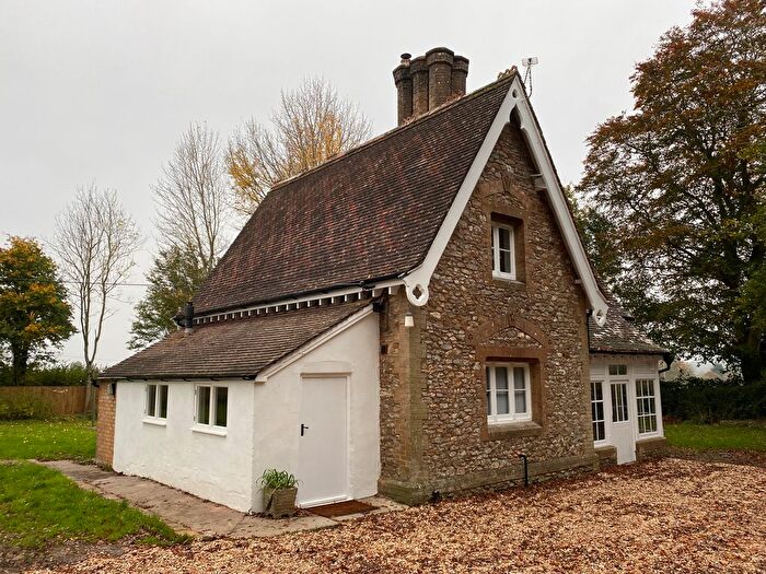 3 Bedroom Detached House To Rent In Taunton, TA3