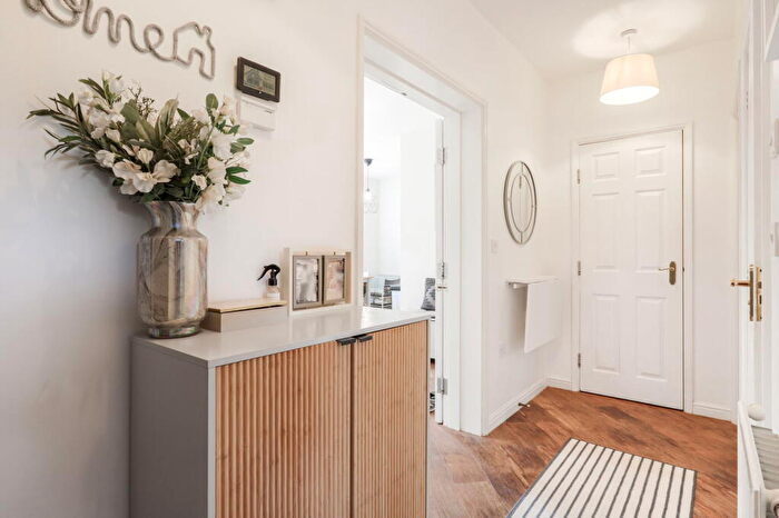 2 Bedroom Apartment For Sale In St. Peters Way, Stratford-upon-Avon, CV37
