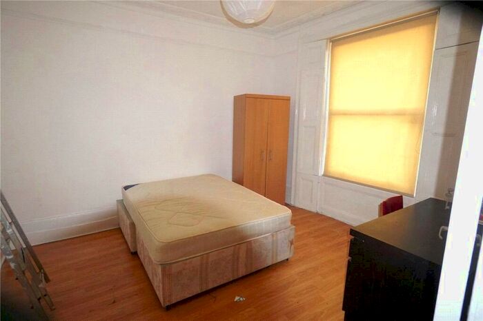 Apartment To Rent In Sussex Way, Holloway, London, N7