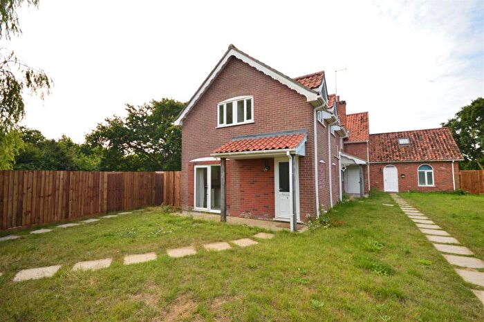 2 Bedroom Terraced House To Rent In Heveningham, IP19