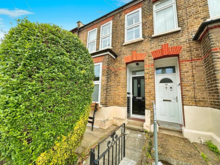 2 Bedroom Terraced House To Rent In Hampden Road, Grays, RM17