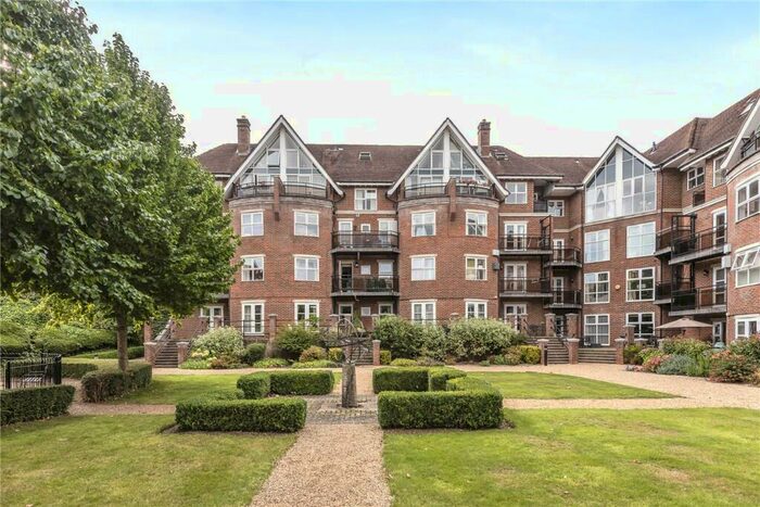 2 Bedroom Apartment To Rent In Marston Gate, Winchester, Hampshire, SO23