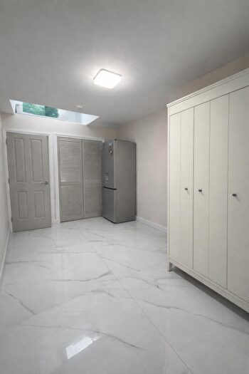 1 Bedroom Flat To Rent In Ash Close, Stanmore, Greater London, HA7