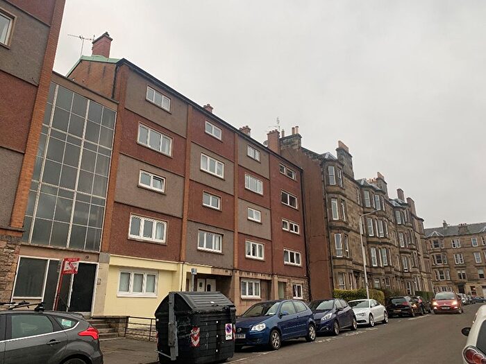 3 Bedroom Flat To Rent In Harden Place, Polwarth, Edinburgh, EH11