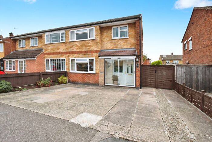 3 Bedroom Semi-Detached House For Sale In Dalby Avenue, Birstall, Leicester, Leicestershire, LE4