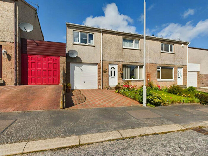 4 Bedroom Semi-Detached House For Sale In Oldmill Crescent, Aberdeen, AB23