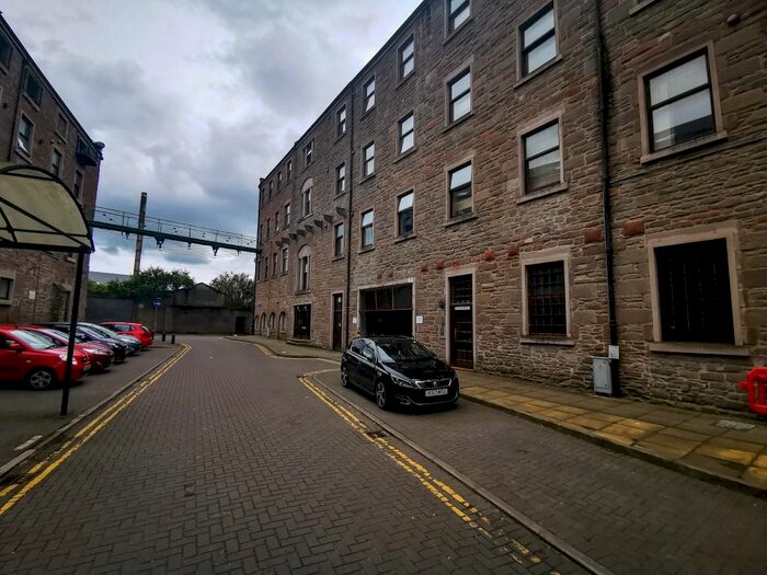 2 Bedroom Flat To Rent In Pleasance Court, City Centre, Dundee, DD1