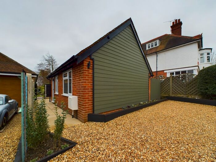 1 Bedroom Detached House To Rent In Elsey Road, Tilehurst, Reading, RG31