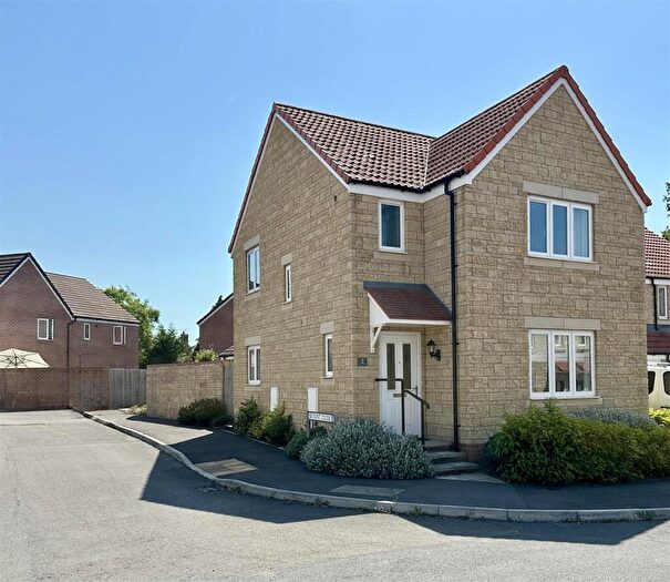 3 Bedroom Detached House For Sale In Bryant Close, Chippenham, SN15