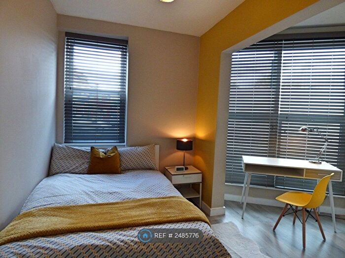 1 Bedroom Flat To Rent In Cavalier House, Stockport, SK2