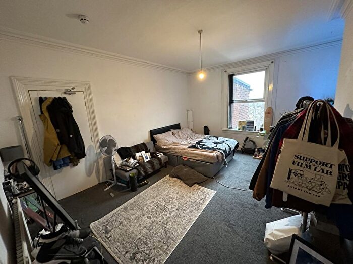 9 Bedroom Semi Detached House To Rent In Belle Vue Road, Leeds, LS3