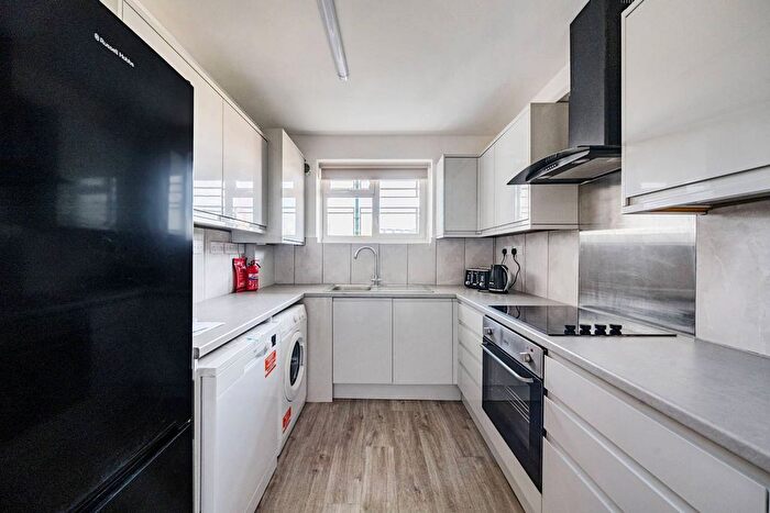 3 Bedroom Flat To Rent In Bramber House, Bloomsbury, London, WC1H