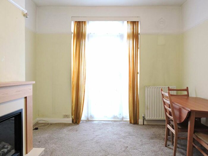 3 Bedroom Terraced House For Sale In Southfield Road, Waltham Cross, EN8