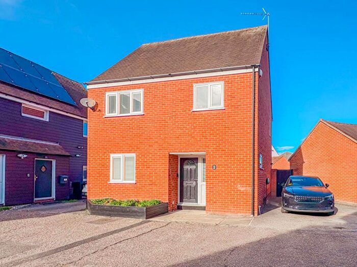 3 Bedroom Detached House For Sale In Meadow Mews, South Woodham Ferrers, CM3