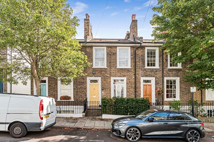 3 Bedroom Terraced House For Sale In Ripplevale Grove, London, N1