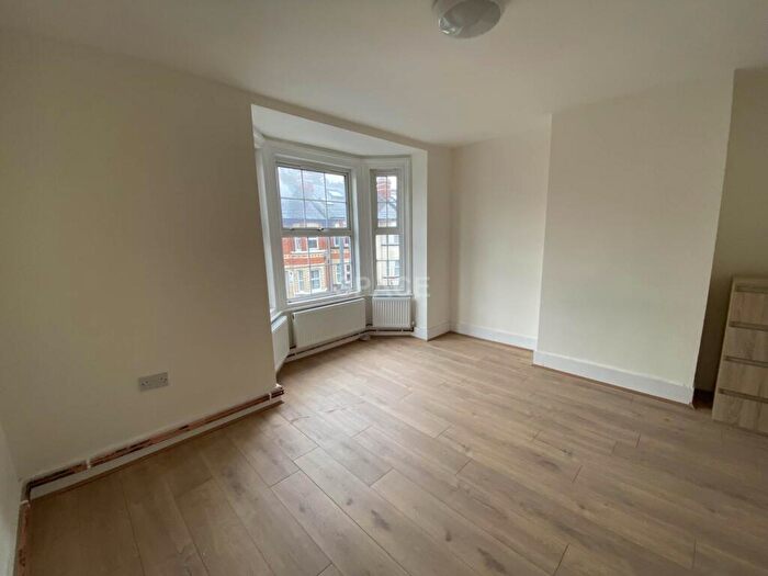 5 Bedroom Terraced House To Rent In Swainstone Road, Reading, Berkshire, RG2