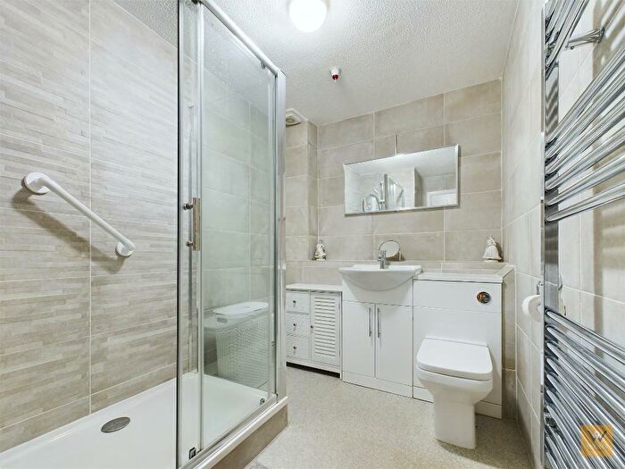 2 Bedroom Flat For Sale In Dorchester Road, Hazel Grove, Stockport, SK7