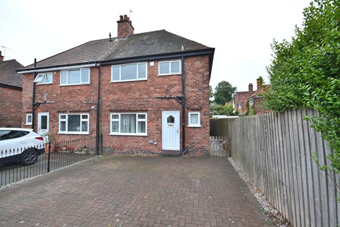 3 Bedroom Semi-Detached House To Rent In Mount Avenue, Hessle, Hull, HU13