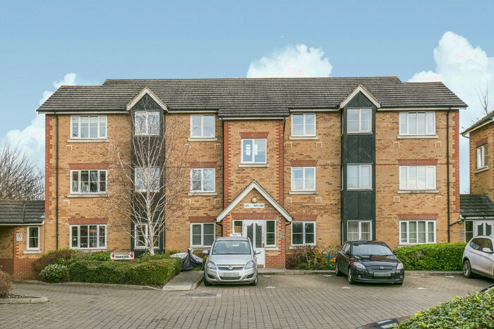 2 Bedroom Apartment To Rent In Riversmeet, Hertford, SG14