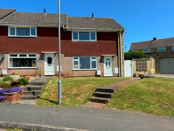 2 Bedroom End Of Terrace House To Rent In The Crescent, BS30