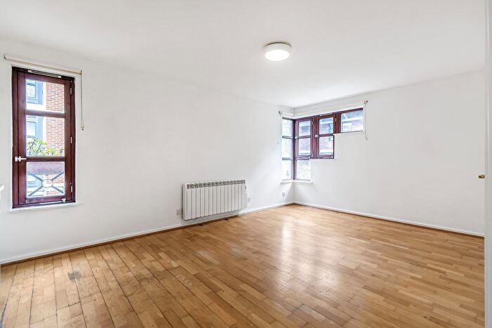 1 Bedroom Flat For Sale In Garden Terrace, Pimlico, London, SW1V