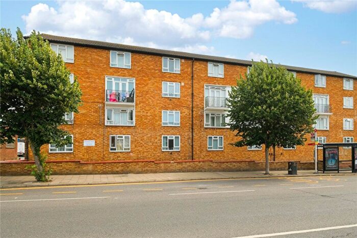 2 Bedroom Maisonette For Sale In Maydeb Court, Whalebone Lane South, Chadwell Heath, RM6