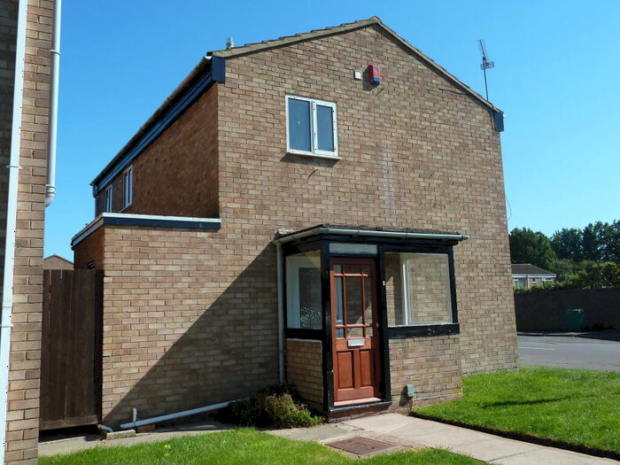 4 Bedroom Detached House To Rent In Hornbeam Grove, Sydenham, CV31