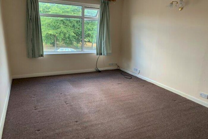 2 Bedroom Flat To Rent In Dib Lane, Leeds, LS8