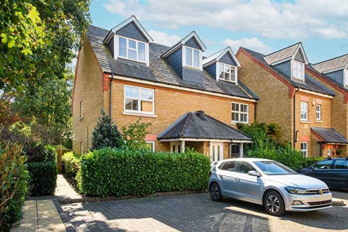 1 Bedroom Flat To Rent In Tersha Street, Richmond, TW9