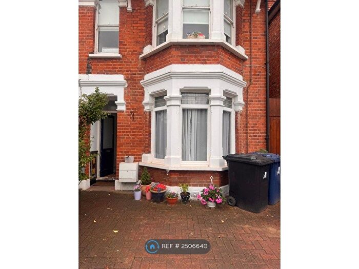 2 Bedroom Flat To Rent In Mayfield Avenue, London, W13