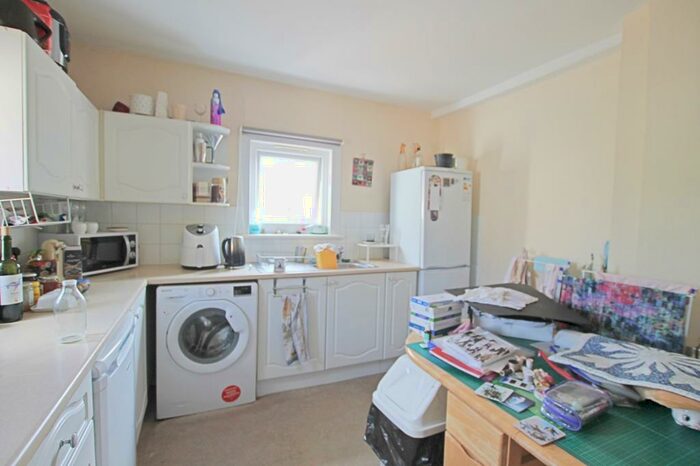1 Bedroom Apartment To Rent In Albemarle Gardens, New Malden, KT3
