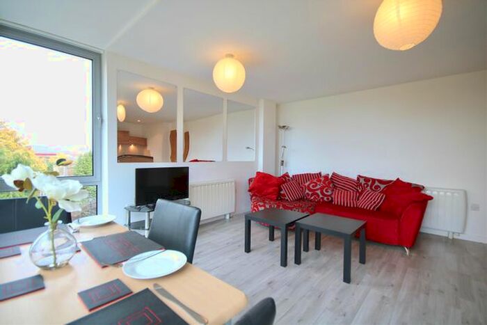 2 Bedroom Flat To Rent In Richmond House, Bonfire Corner, Portsmouth, PO1