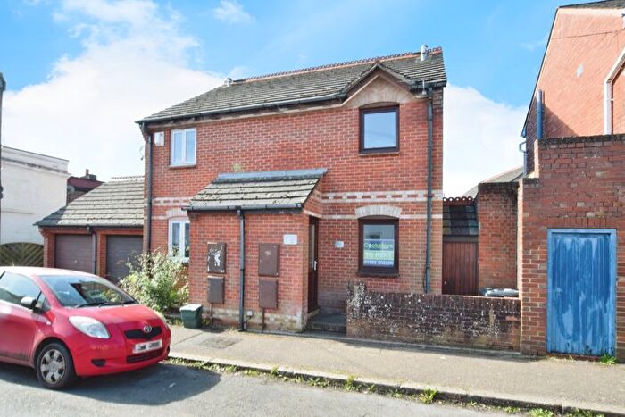 2 Bedroom Semi-Detached House To Rent In Willow Walk, Exeter, EX4